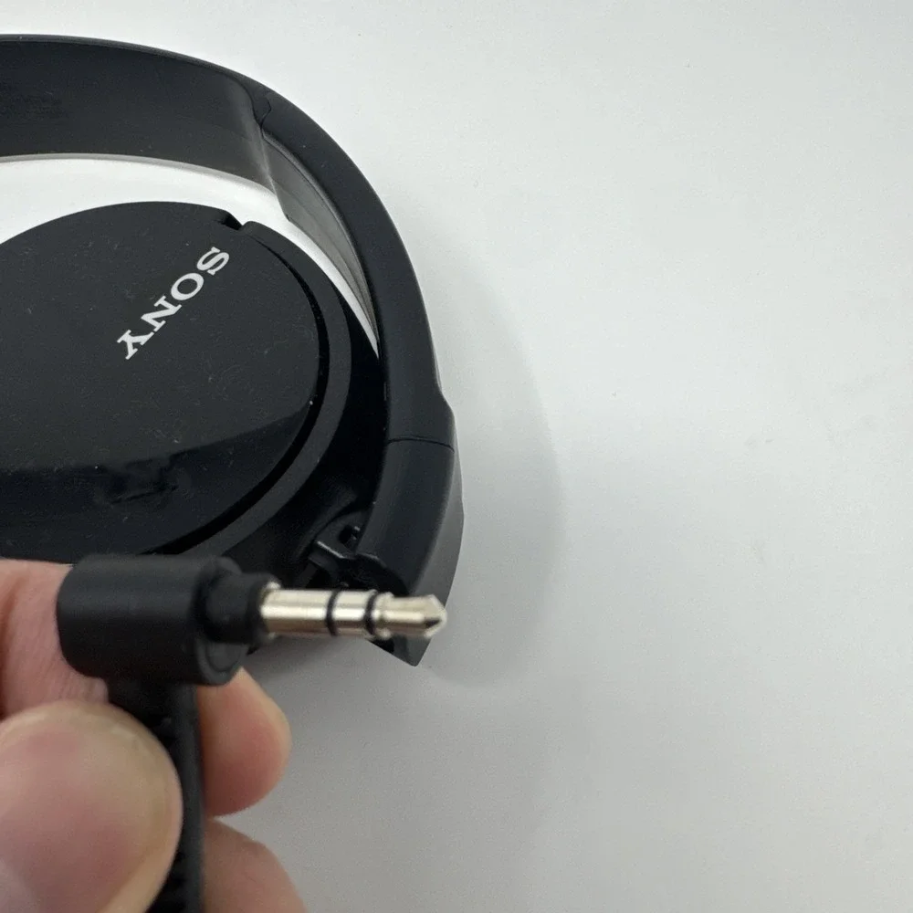 Sony Foldable Over Ear Headphones 108-0075 Walkman Music Black FREE S/H